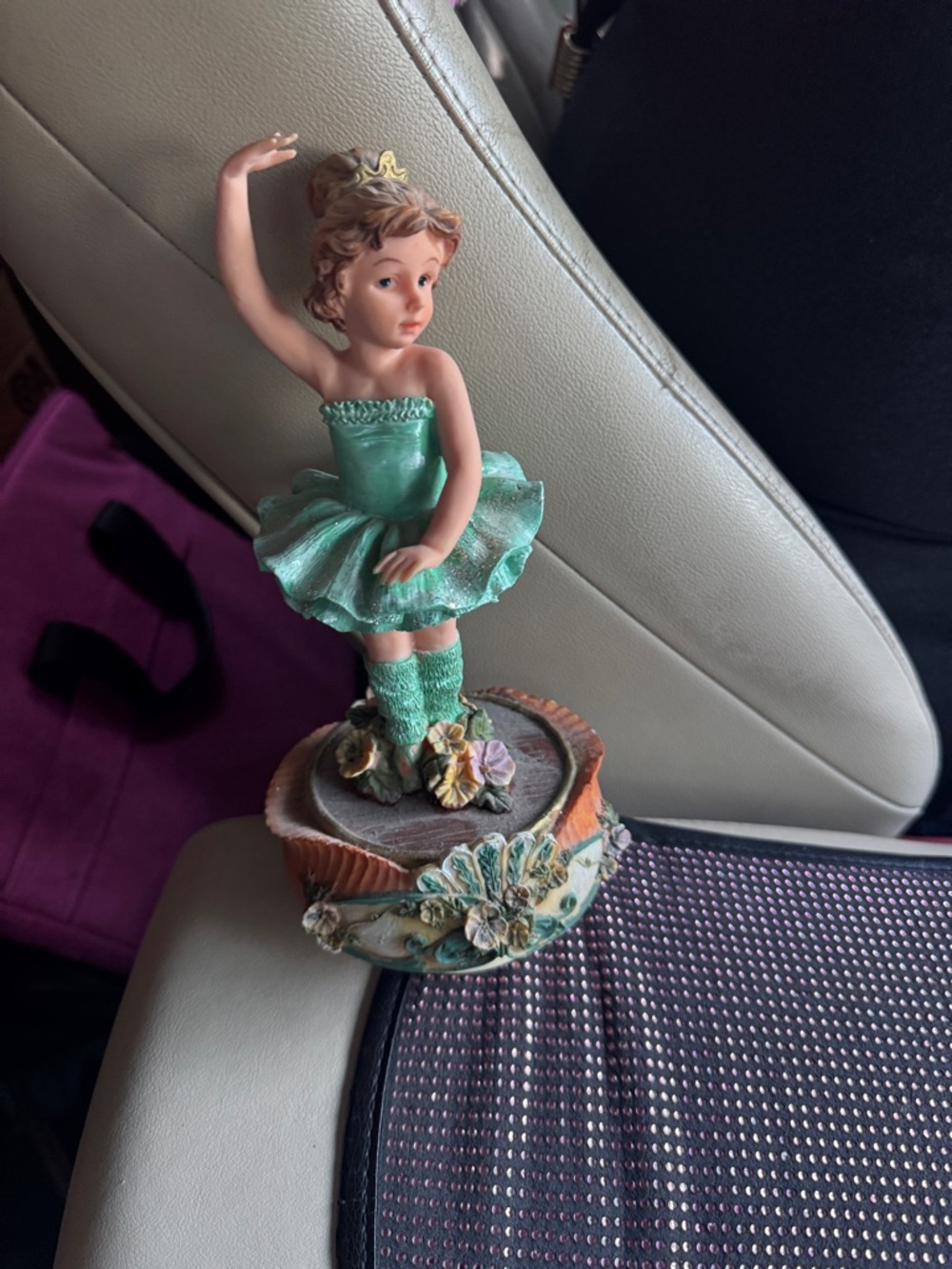 8” Vintage 1980s Baby Green Ballerina Figurine with Floral Base Music Wind-Up